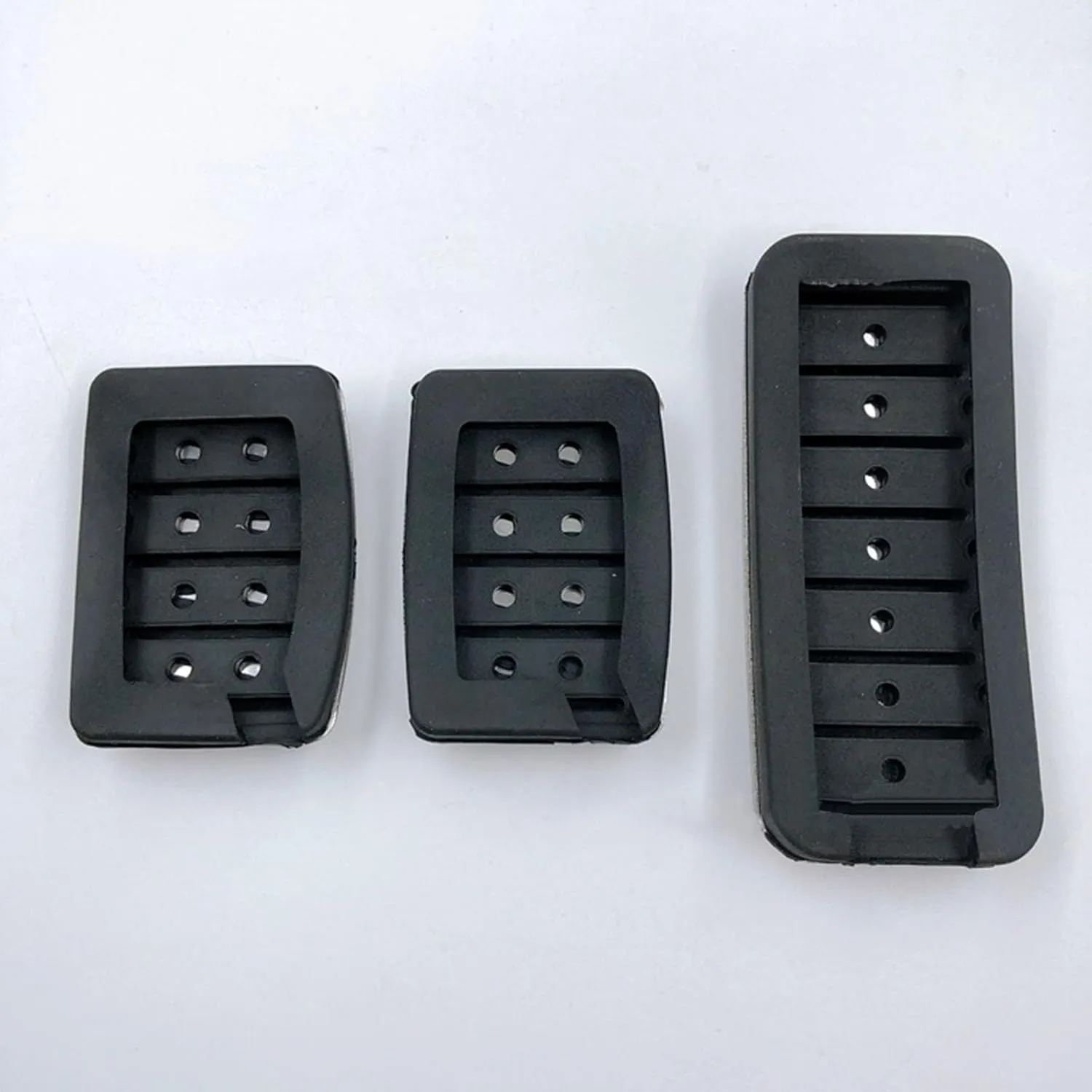 1 Set Car Accelerator Pedal Covers, Compatible with Suzuki Vitra Alivio SX4, Clutch Pedals Anti-Skid Brake Pedals Auto Aluminum Pedal Covers, Set 2