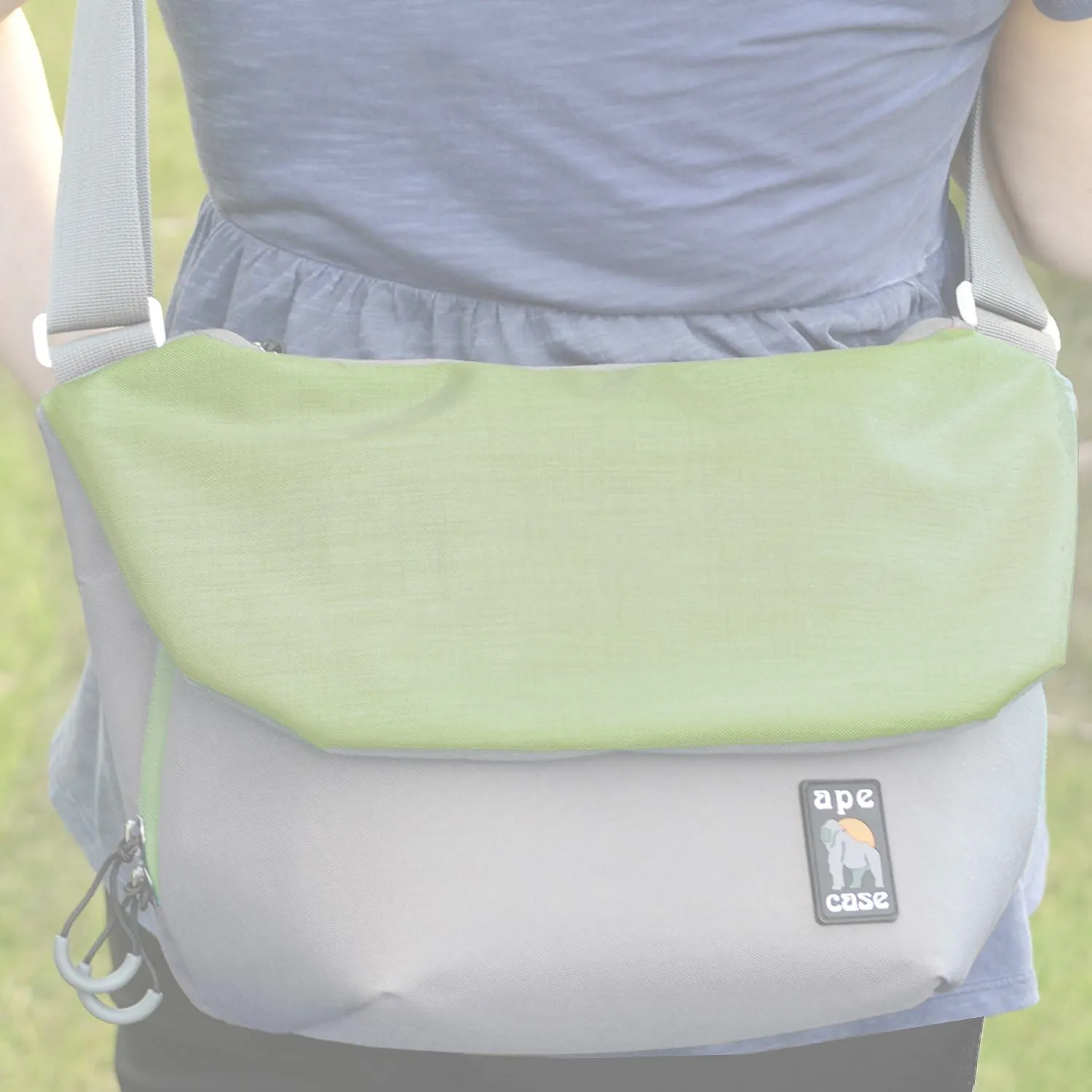 Ape Case, Messenger Bag, Large, Green, Camera Insert Included, Shoulder Strap Included, Tablet Compartment (AC580G)
