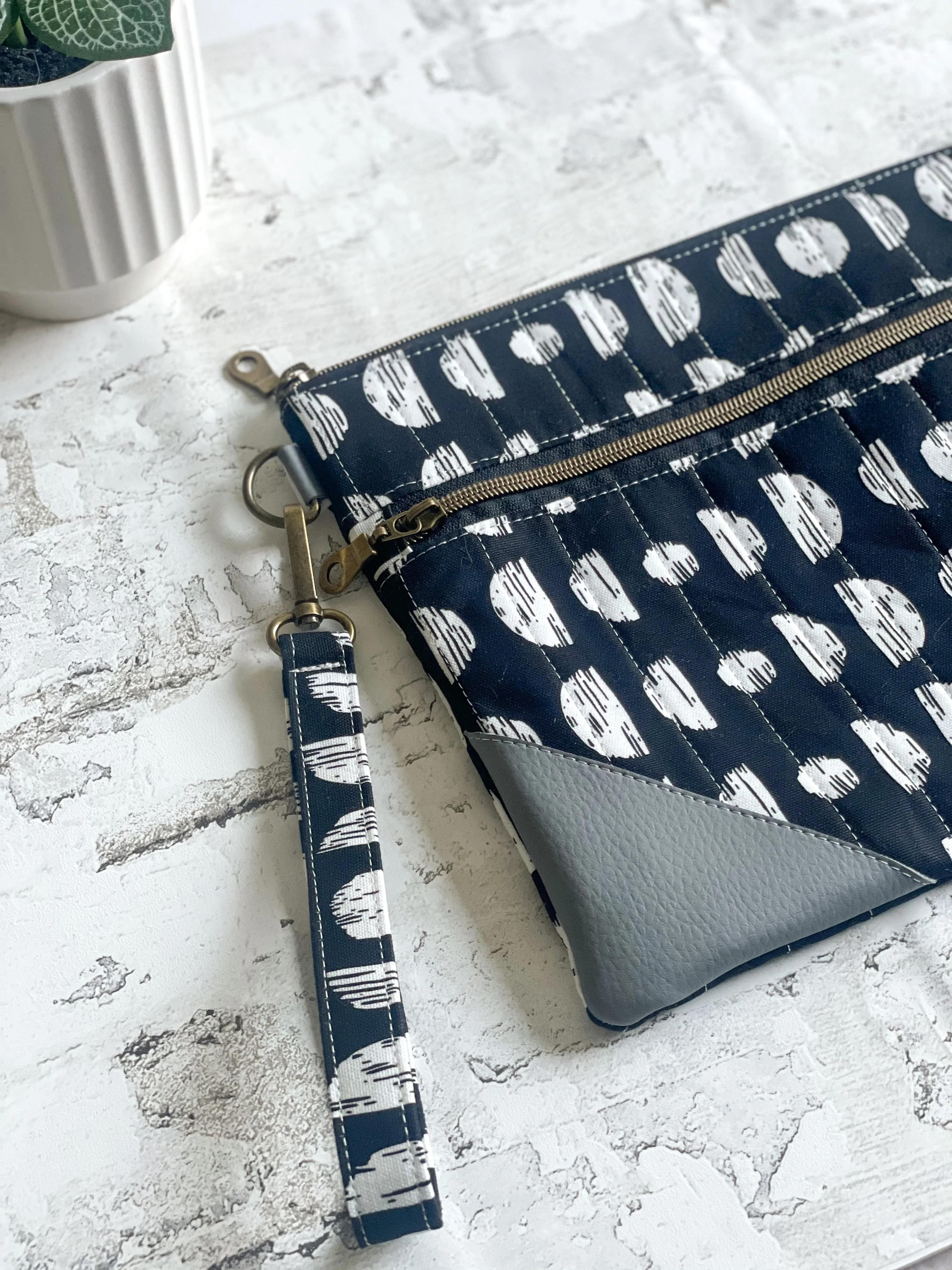 Double Zip Pouch in Moons