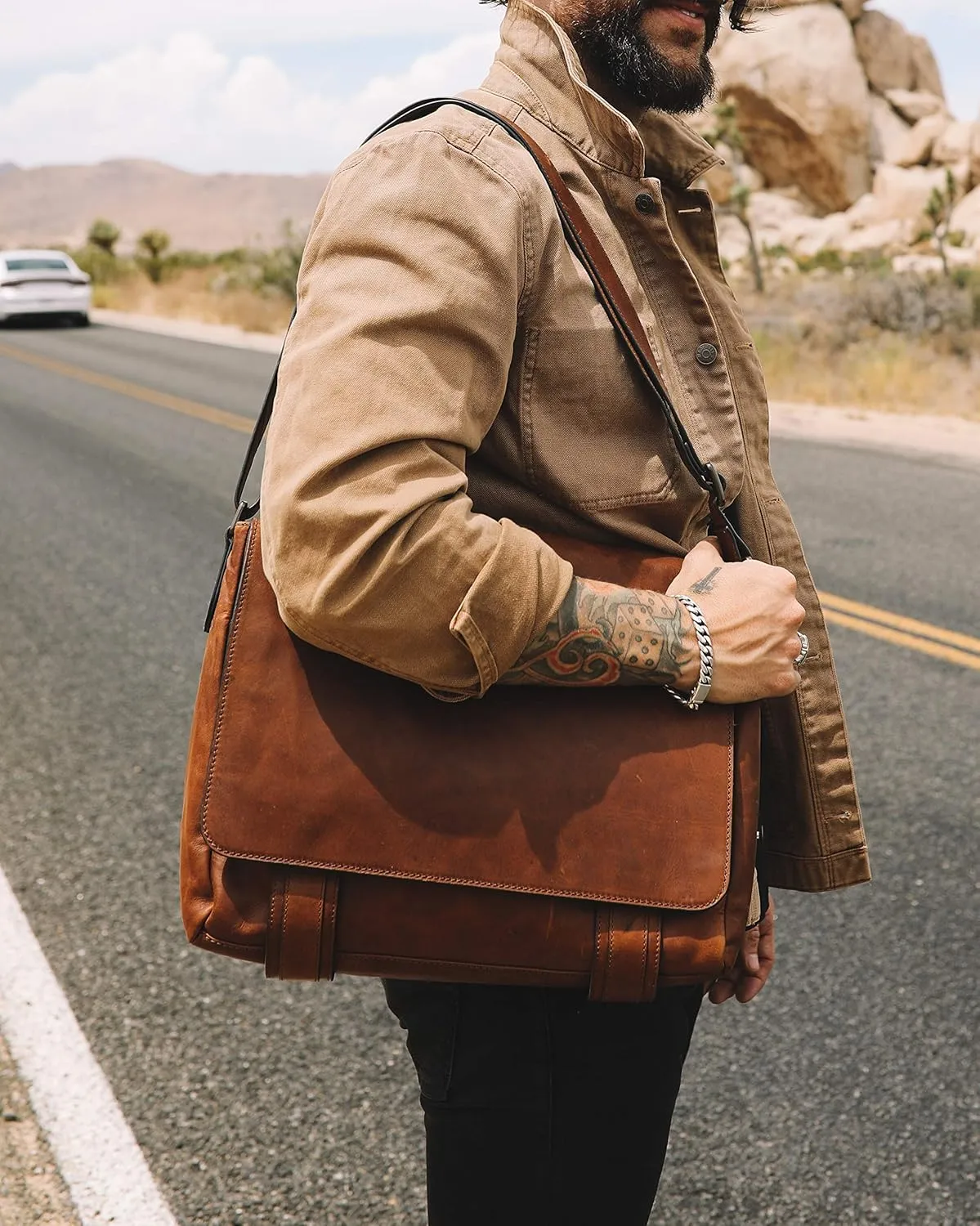 FRYE Men's Logan Messenger Bag, Cognac, One Size
