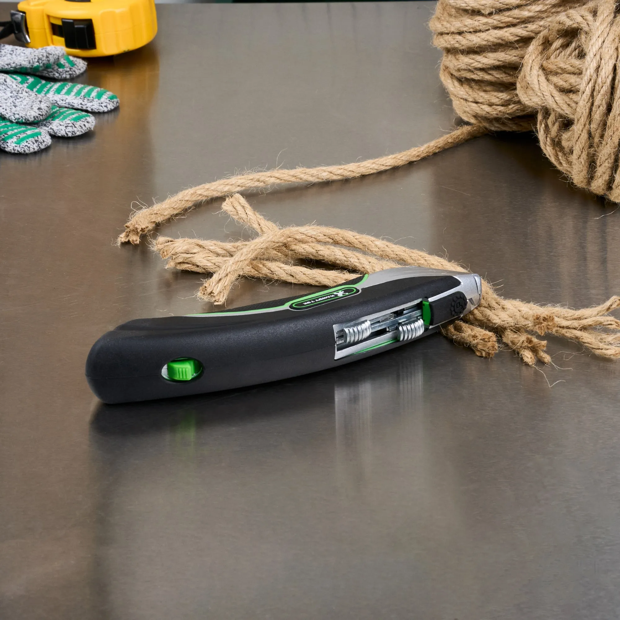 Handy Tek Black Dual Blade Utility Knife - Quick Change, Heavy Duty - 7" - 1 count box