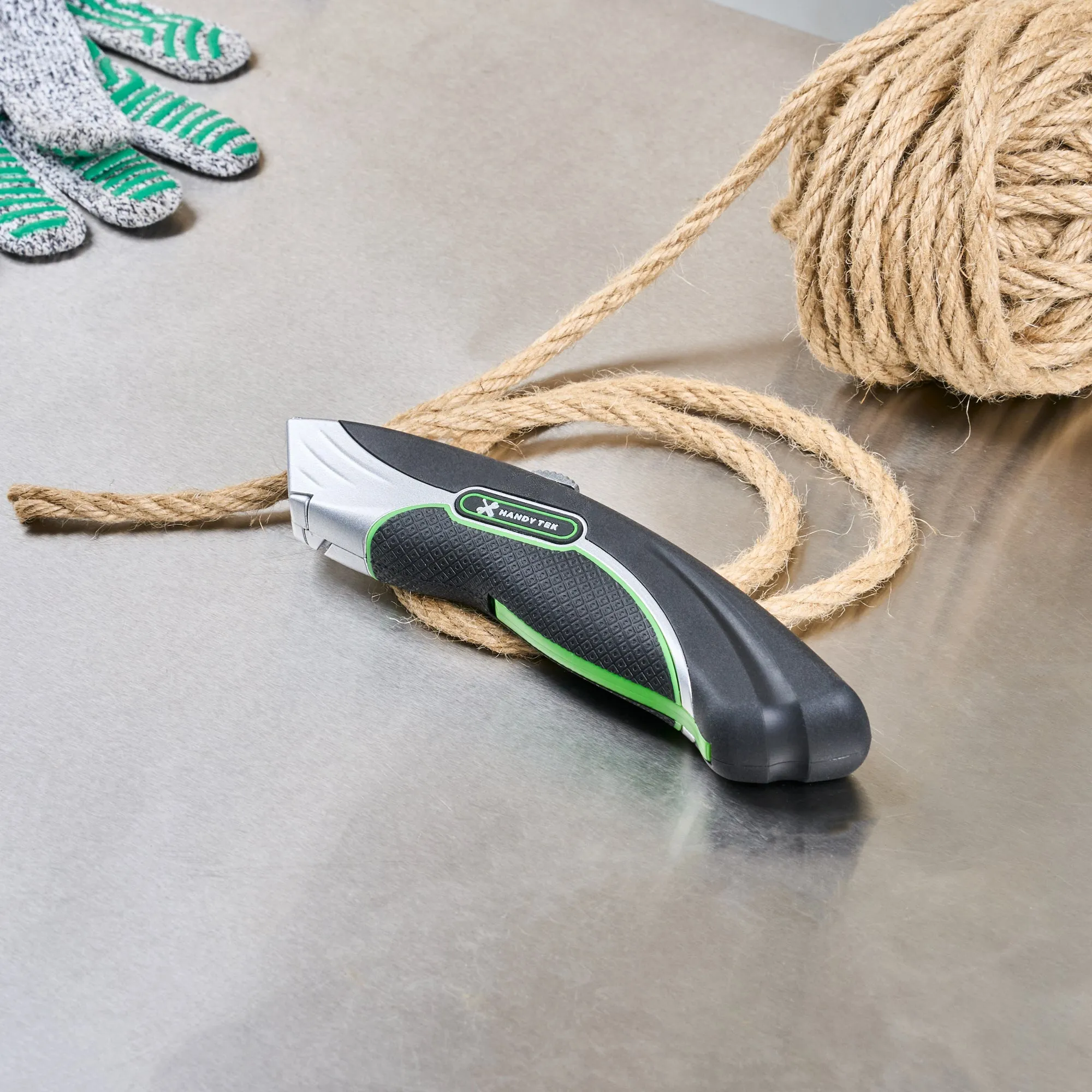 Handy Tek Black Dual Blade Utility Knife - Quick Change, Heavy Duty - 7" - 1 count box