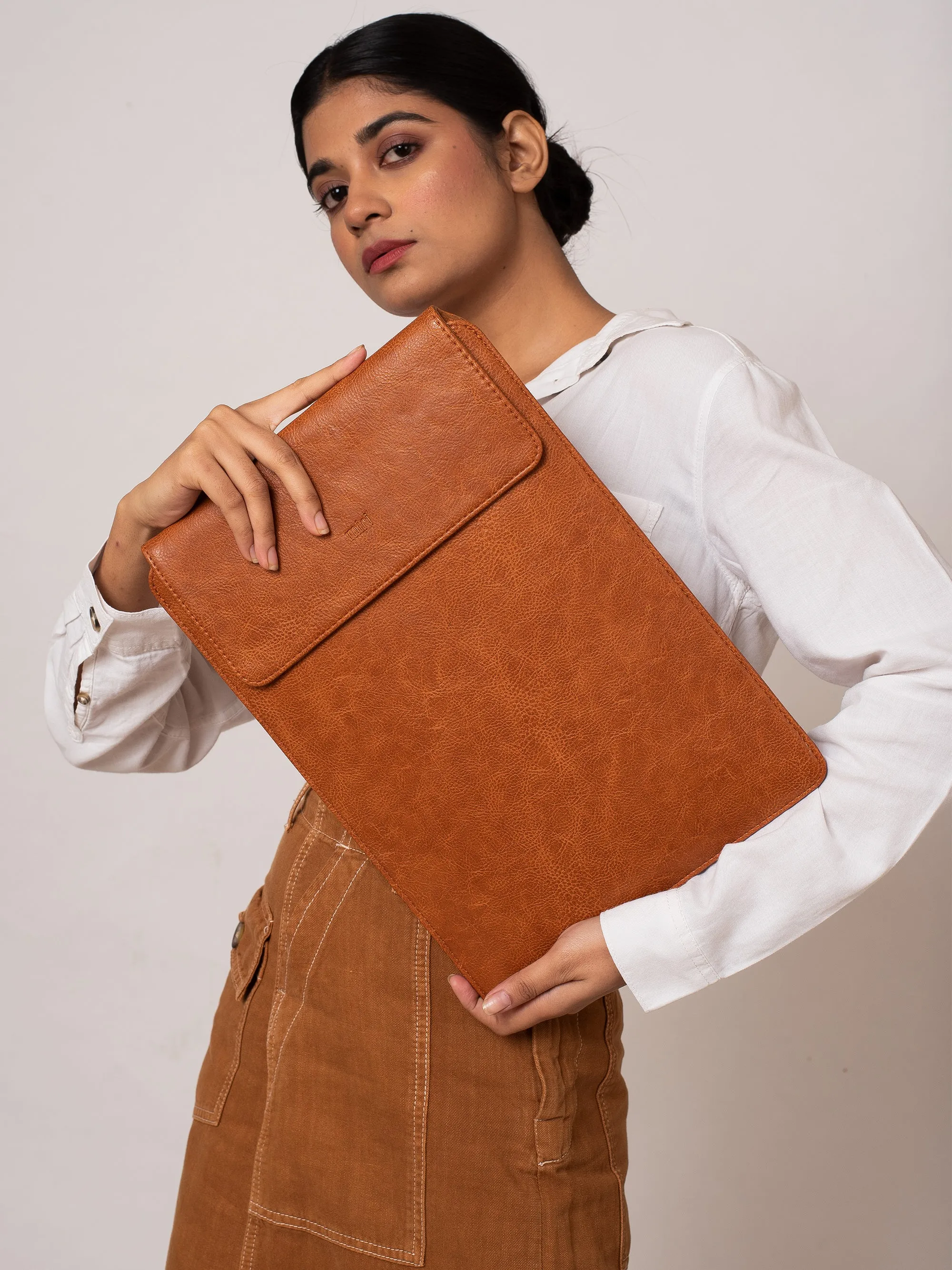 Laptop Sleeve (13/14)-Tan