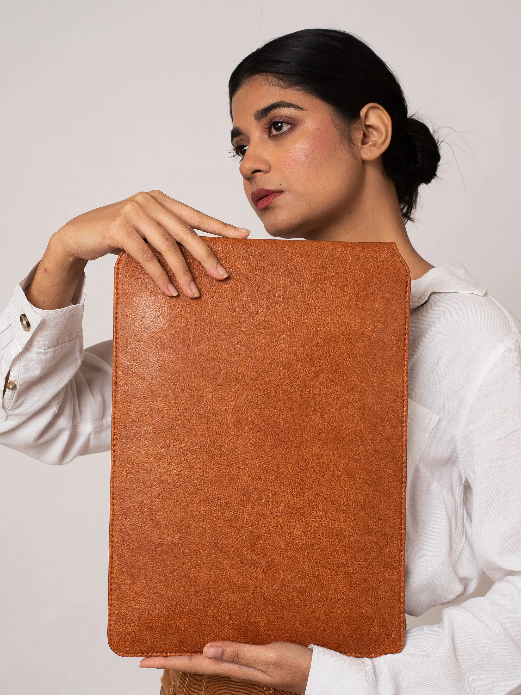 Laptop Sleeve (13/14)-Tan