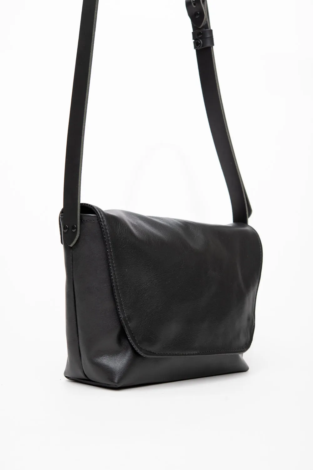 Leather satchel, messenger bag, postman bag BISCUIT model, handmade in Canada