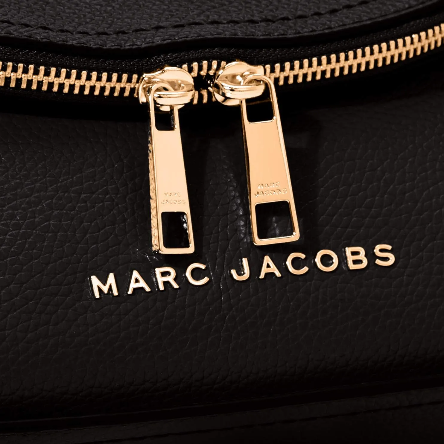 Marc Jacobs The Groove Mini Messenger