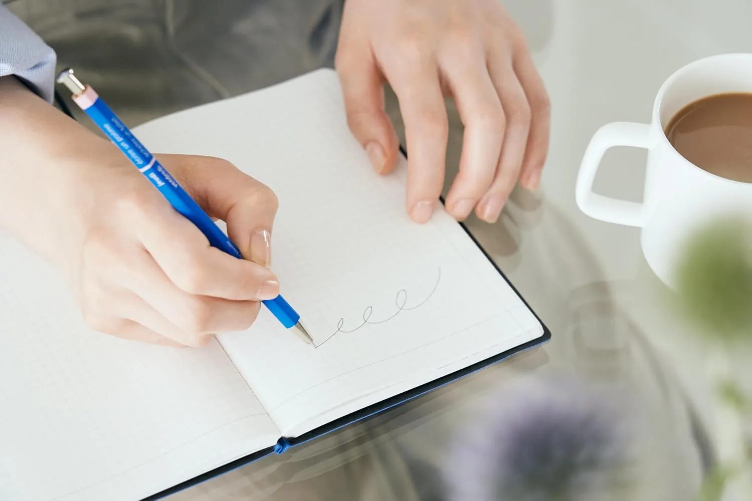 MARK'STYLE Tous Les Jours 0.5mm Retractable Ballpoint Pen- Oil-Based Ink, Wood Encased, Made in Japan- Perfect for School, Office, and Journaling (Ocean Blue)