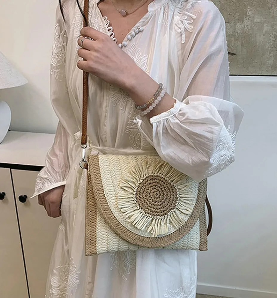 Medium Straw Crossbody Bag Summer Clutch Purses Beach Shoulder Bags Flower Straw Clutch Purse for Summer Vacation