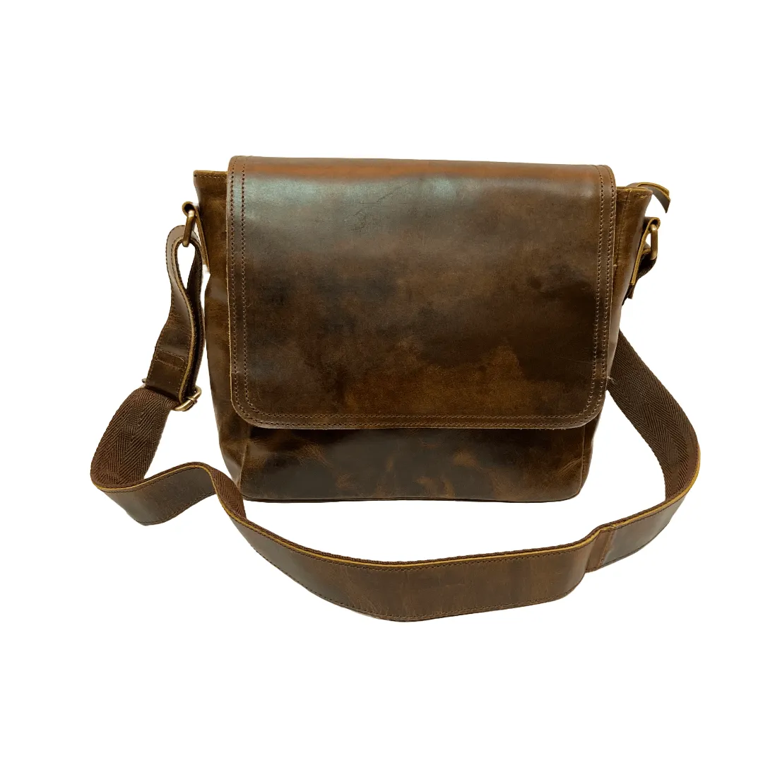 Nera Messenger Bag-Brown