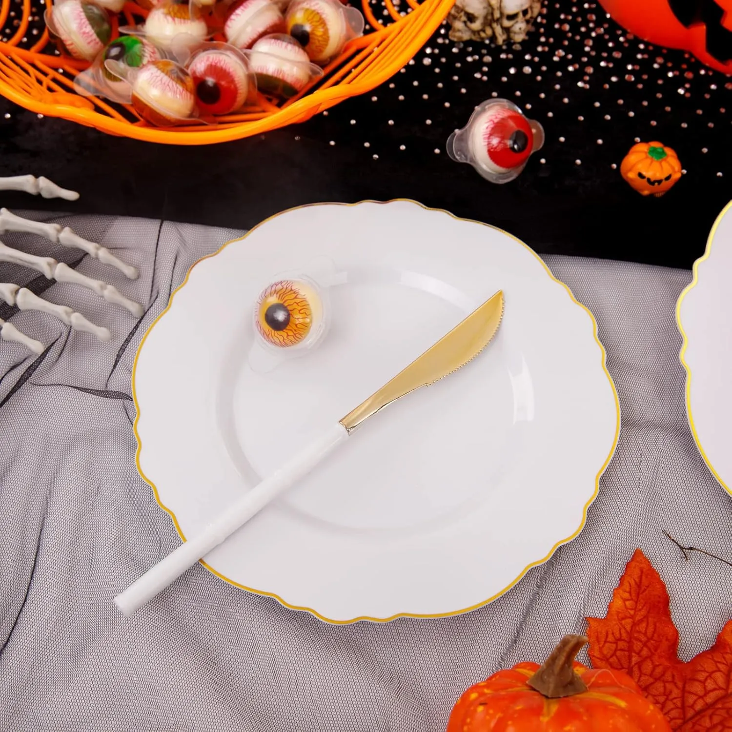 WDF 90Pieces Gold Plastic Silverware-Gold Plastic Cutlery with White Handle- Heavy Duty Thanksgiving Christmas Silverware Include 30Forks, 30 Spoons, 30 Knives for Parties