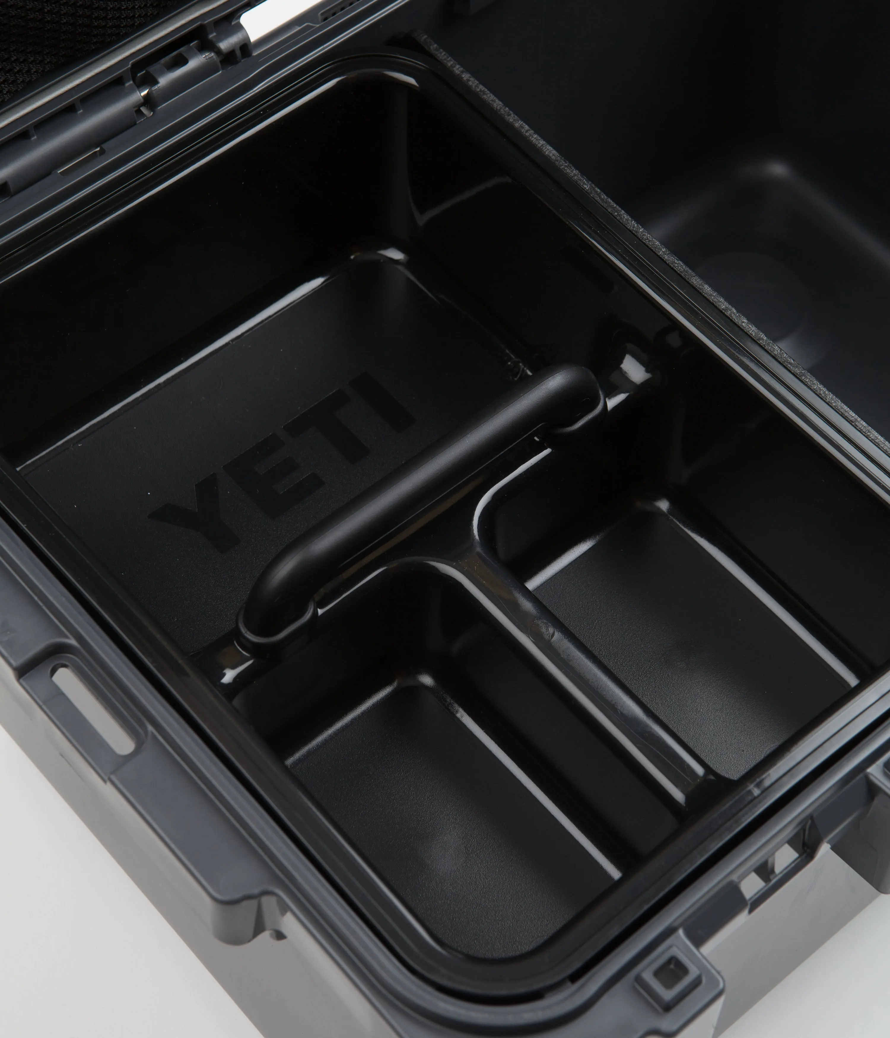 Yeti LoadOut 30 Go Box - Charcoal